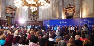 Entregan distinción a Costamagna por su liderazgo en el Desarrollo de América Latina
